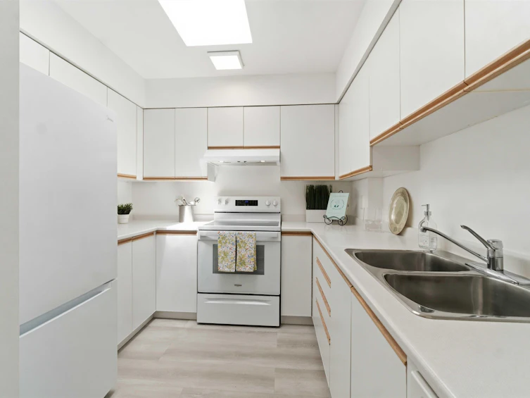 402-3505 W Broadway, Vancouver, BC, V6R 2B5 - 21