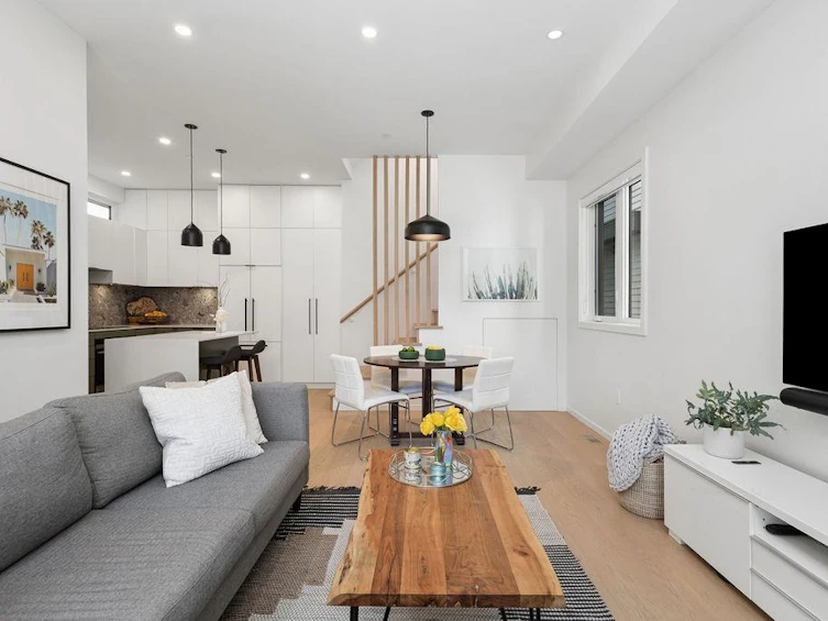 11 E 19th Avenue, Vancouver, BC, V5V 1H8 - 9