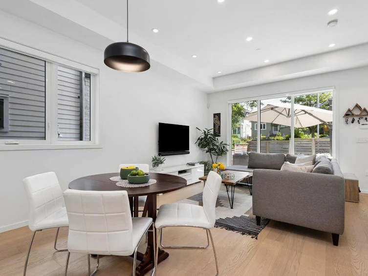 11 E 19th Avenue, Vancouver, BC, V5V 1H8 - 12