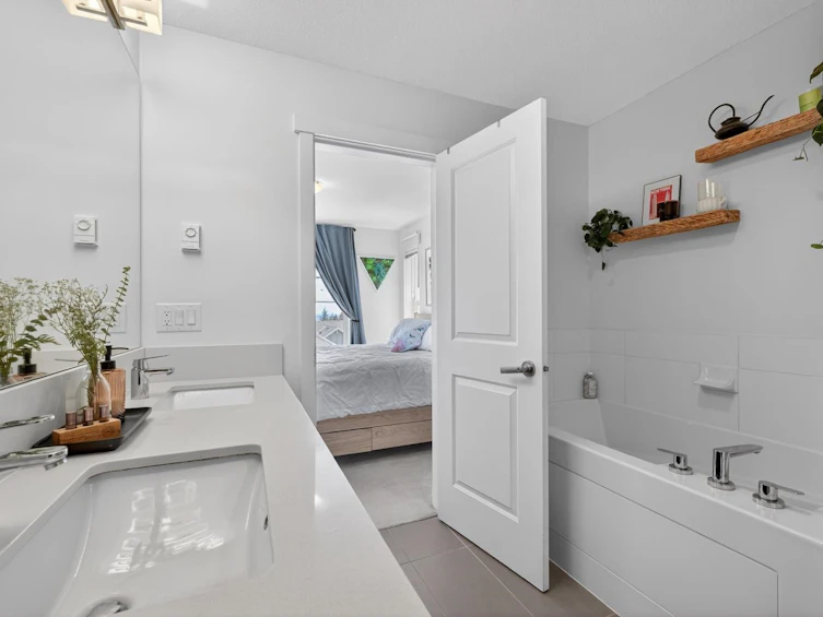 11-3470 Highland Drive, Coquitlam, BC, V3E 0M1 - 24