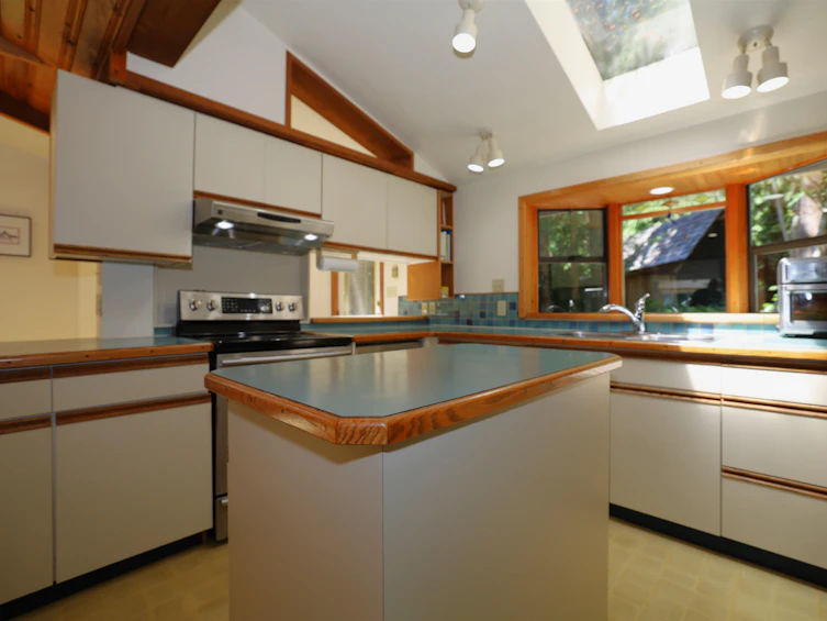 3658 Beach Avenue, Roberts Creek, BC, V0N 2W2 - 16