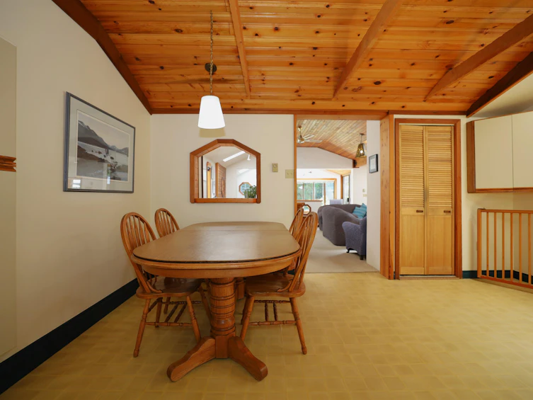 3658 Beach Avenue, Roberts Creek, BC, V0N 2W2 - 30