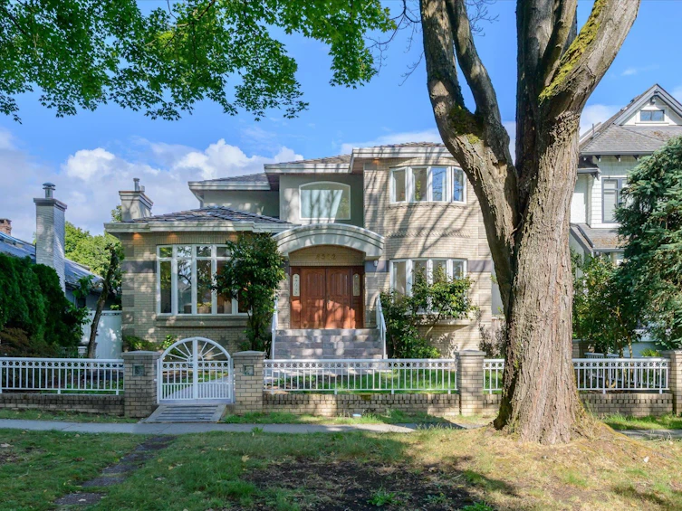 6582 Maple Street, Vancouver, BC, V6P 5P2