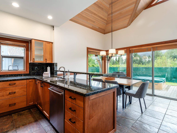 4728 A Settebello Drive, Whistler, BC, V8E 0Z4 - 7