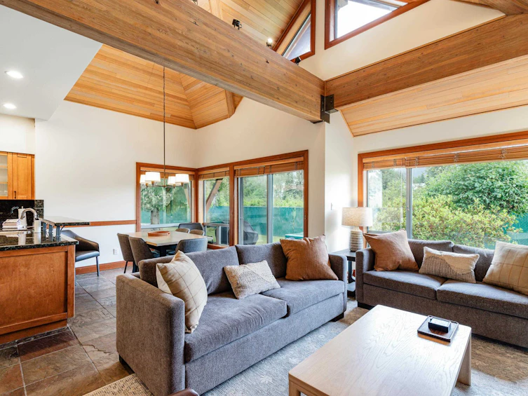 4728 A Settebello Drive, Whistler, BC, V8E 0Z4 - 3