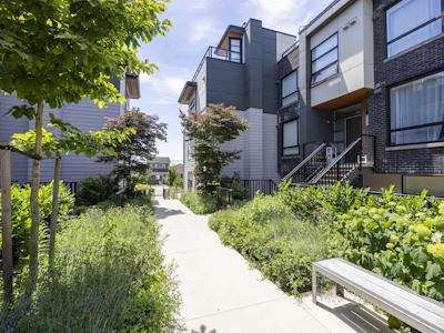 404-6085 Irmin Street - 5
