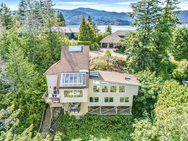 6236 Summit Avenue, West Vancouver, BC, V7W 1Y2