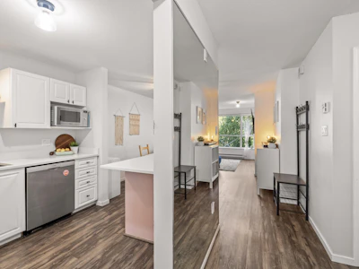 208-2551 Parkview Lane - 4