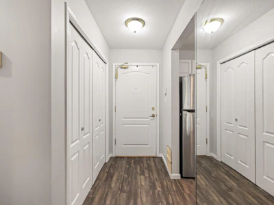 208-2551 Parkview Lane - 3