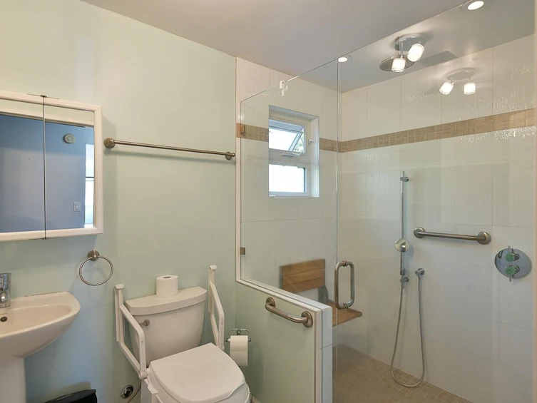 511 S Fletcher Road, Gibsons, BC, V0N 1V8 - 12