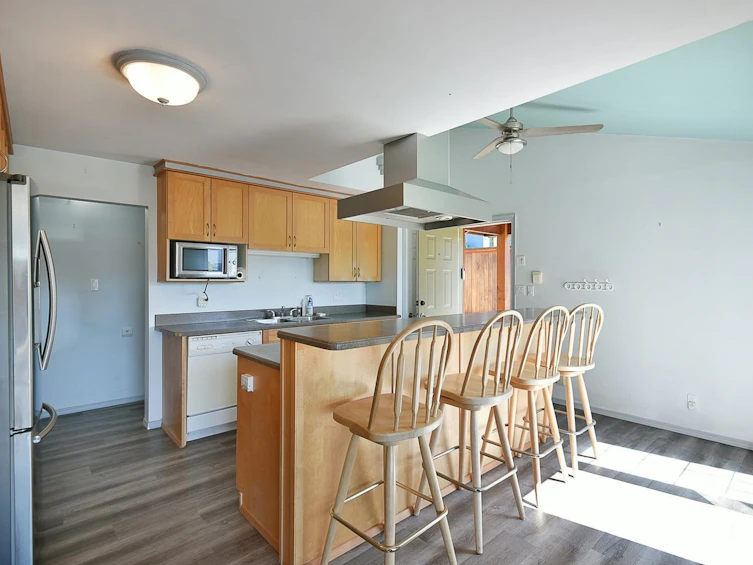 511 S Fletcher Road, Gibsons, BC, V0N 1V8 - 3