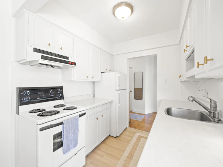 504-1750 Esquimalt Avenue, West Vancouver, BC, V7V 1R8 - 6