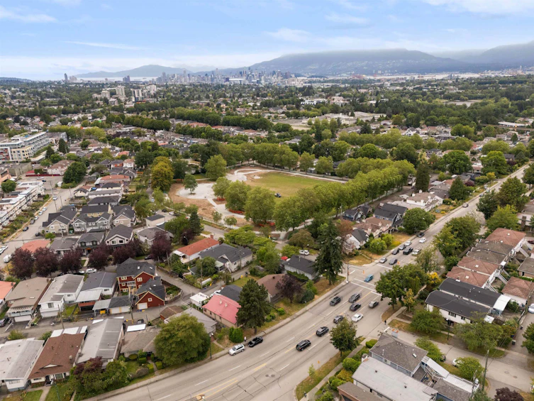4561 Nanaimo Street, Vancouver, BC, V5N 5J5 - 17