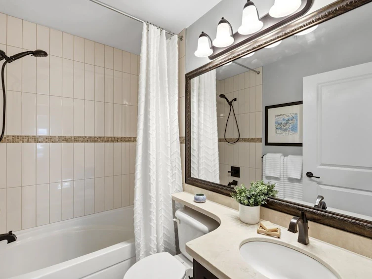1828 E Georgia Street, Vancouver, BC, V5L 2B6 - 24