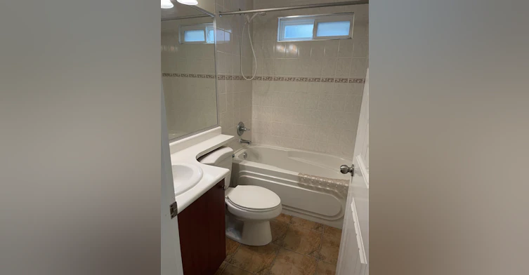 6000 Marine Drive, Burnaby, BC, V3N 2X9 - 7