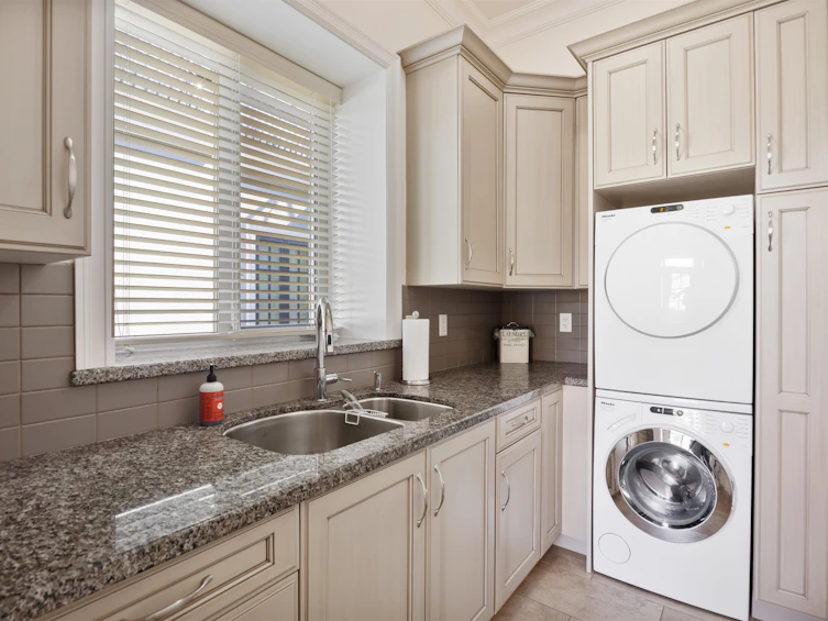 3837 W 3rd Avenue, Vancouver, BC, V6R 1M5 - 11