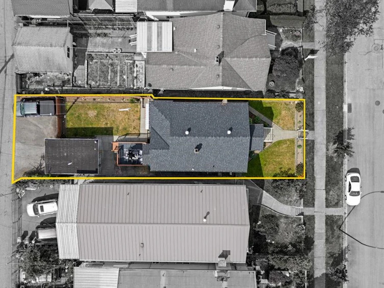 2964 E 4th Avenue, Vancouver, BC, V5M 1L2 - 18