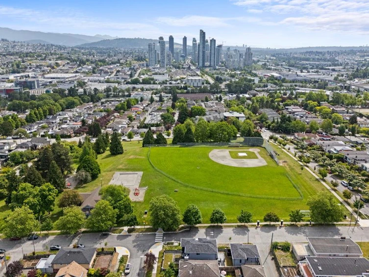 2964 E 4th Avenue, Vancouver, BC, V5M 1L2 - 20