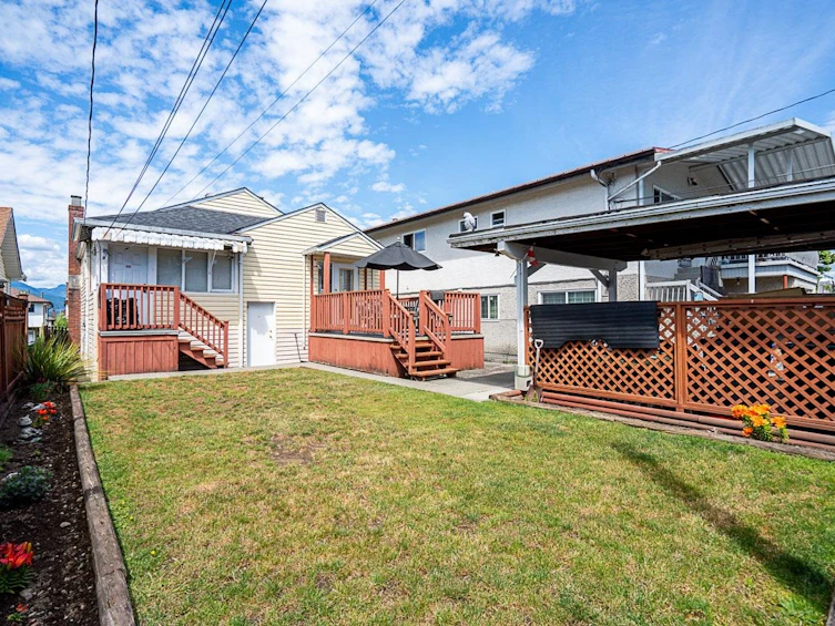 2964 E 4th Avenue, Vancouver, BC, V5M 1L2 - 14
