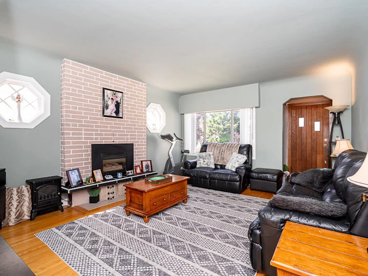 2964 E 4th Avenue, Vancouver, BC, V5M 1L2 - 5