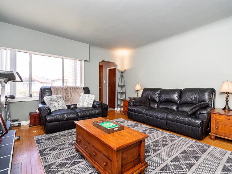 2964 E 4th Avenue, Vancouver, BC, V5M 1L2 - 3