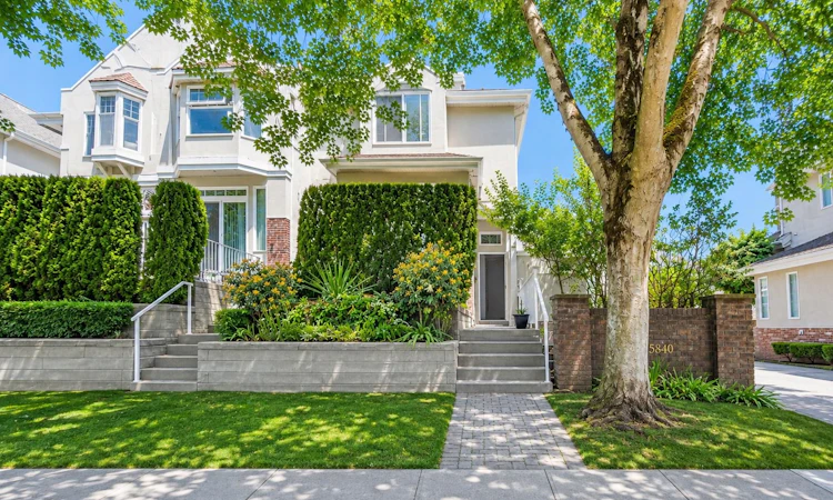 51-5840 Dover Crescent