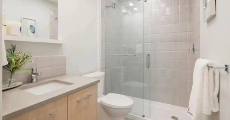 107-4933 Cladendon Avenue, Vancouver, BC, B5R 0J6 - 6