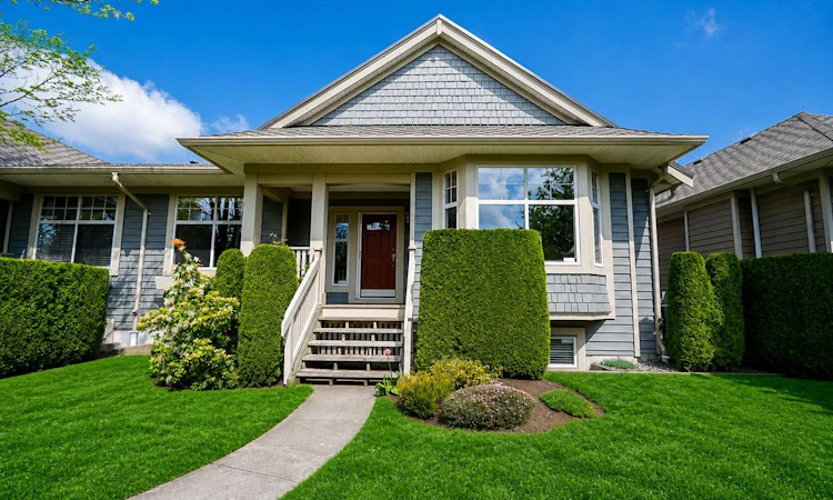 3-15425 Rosemary Heights Crescent