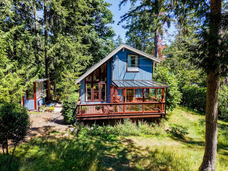 7913 Swanson View Drive, Pender Island, BC, V0N 2M2
