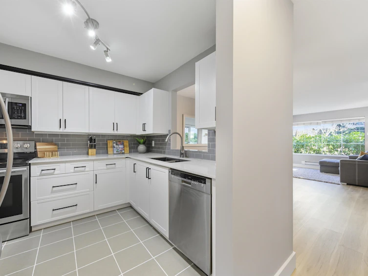111-6820 Rumble Street, Burnaby, BC, V5E 4H9 - 4