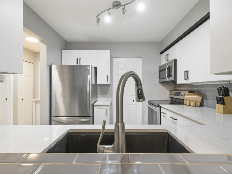 111-6820 Rumble Street, Burnaby, BC, V5E 4H9 - 9