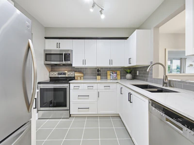 111-6820 Rumble Street - 5