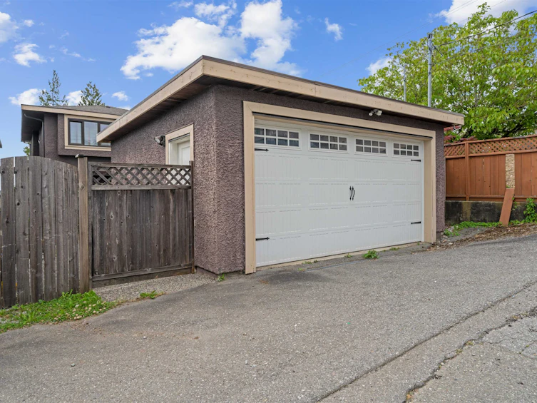 8 Glynde Avenue, Burnaby, BC, V5B 3J2 - 38