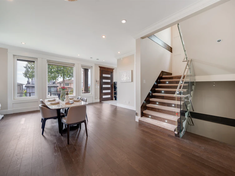 8 Glynde Avenue, Burnaby, BC, V5B 3J2 - 10