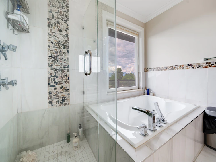 8 Glynde Avenue, Burnaby, BC, V5B 3J2 - 32