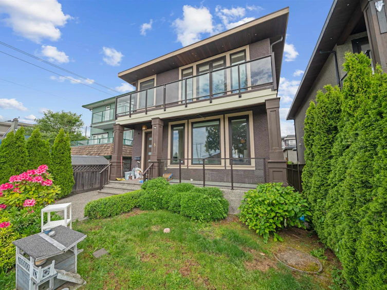 8 Glynde Avenue, Burnaby, BC, V5B 3J2