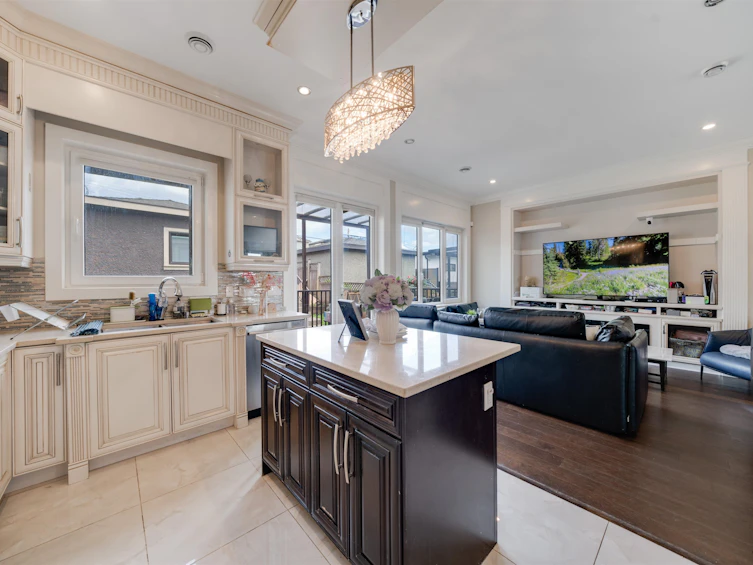 8 Glynde Avenue, Burnaby, BC, V5B 3J2 - 18