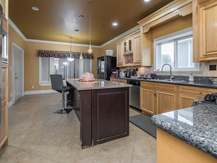 13027 68 Avenue, Surrey, BC, V3W 2E5 - 11