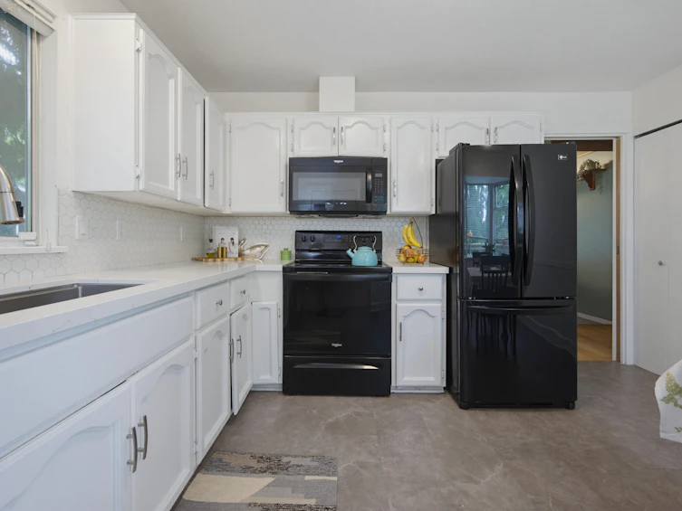 6079 173a Street, Surrey, BC, V3S 6Y3 - 9