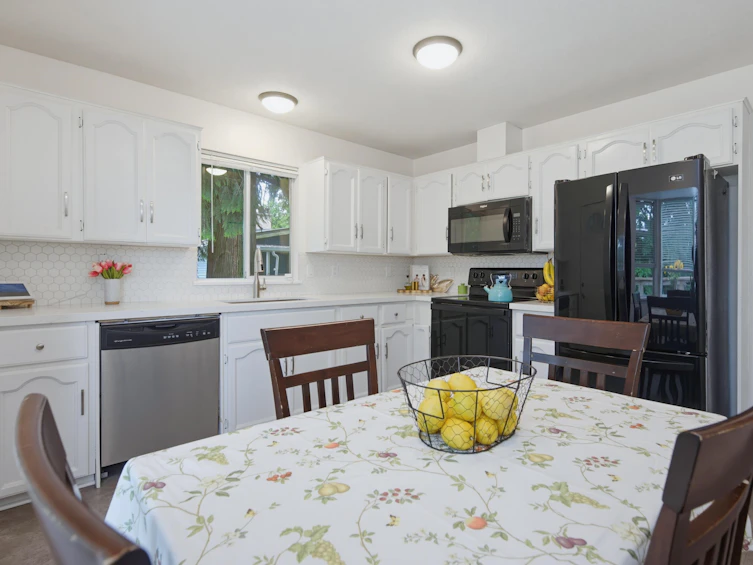 6079 173a Street, Surrey, BC, V3S 6Y3 - 6