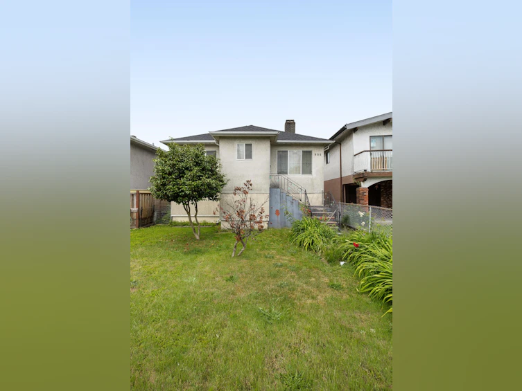 855 Nanaimo Street, Vancouver, BC, V5L 4S8 - 2