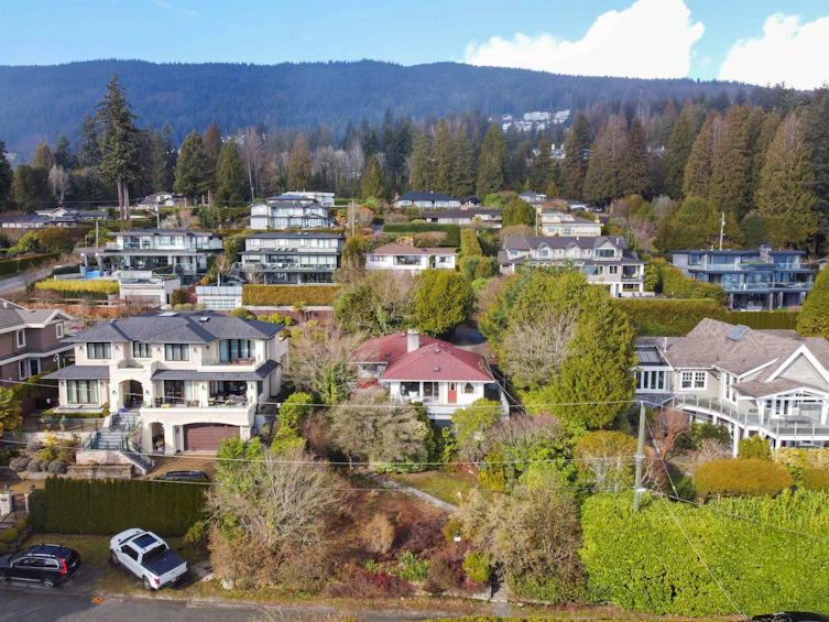 2575 Queens Avenue, West Vancouver, BC, V7V 2Y9 - 37