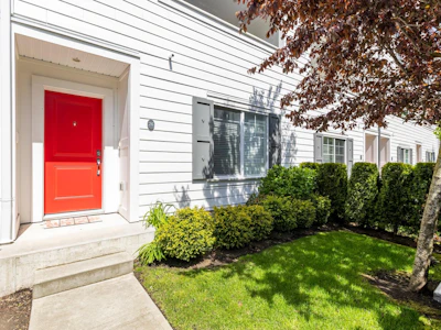 26-16337 15 Avenue - 2