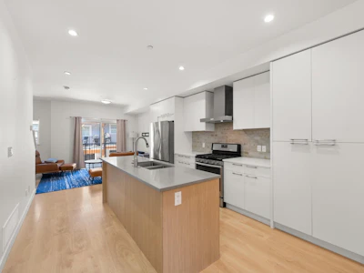 25-22810 113 Avenue - 5
