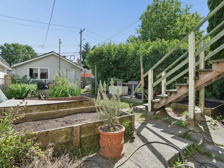 116 E 37th Avenue, Vancouver, BC, V5W 1E4 - 12