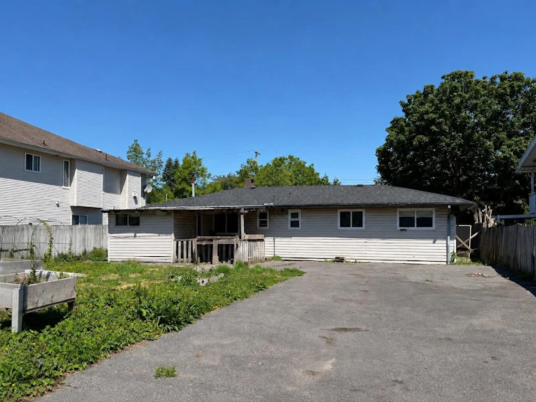 14086 72 Avenue, Surrey, BC, V3W 2P8