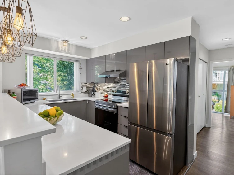 3360 Cobblestone Avenue, Vancouver, BC, V5S 4S4 - 4