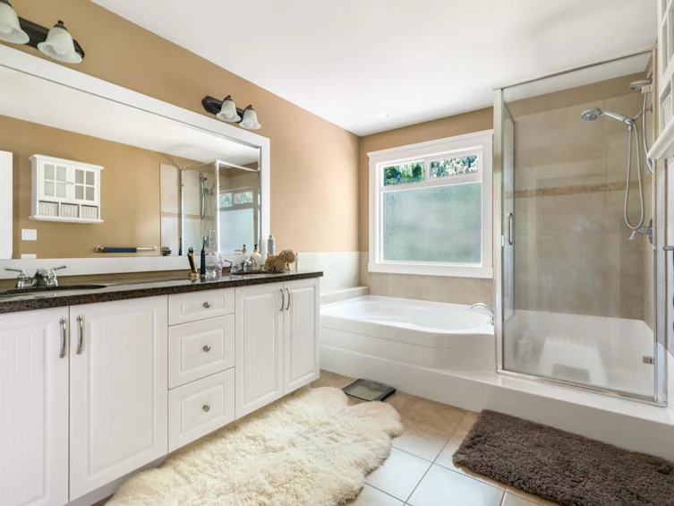 14771 34th Avenue, Surrey, BC, V4P 0B2 - 14