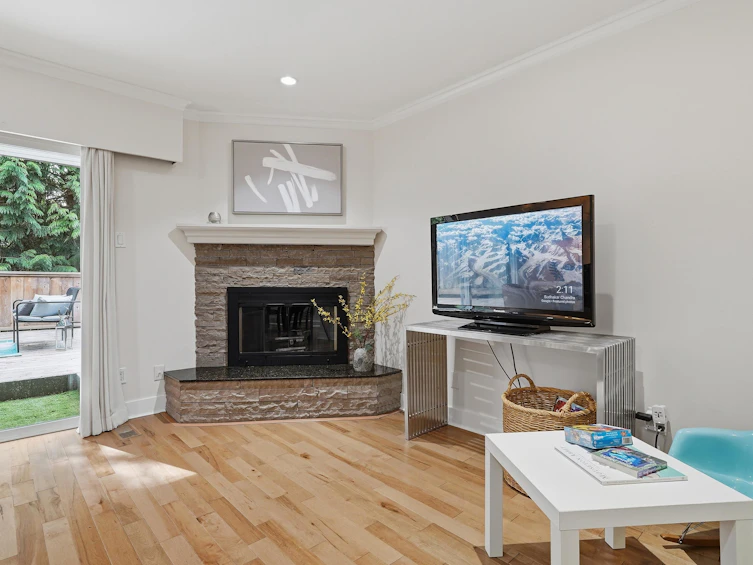 2329 Mountain Highway, North Vancouver, BC, V7J 2N2 - 6