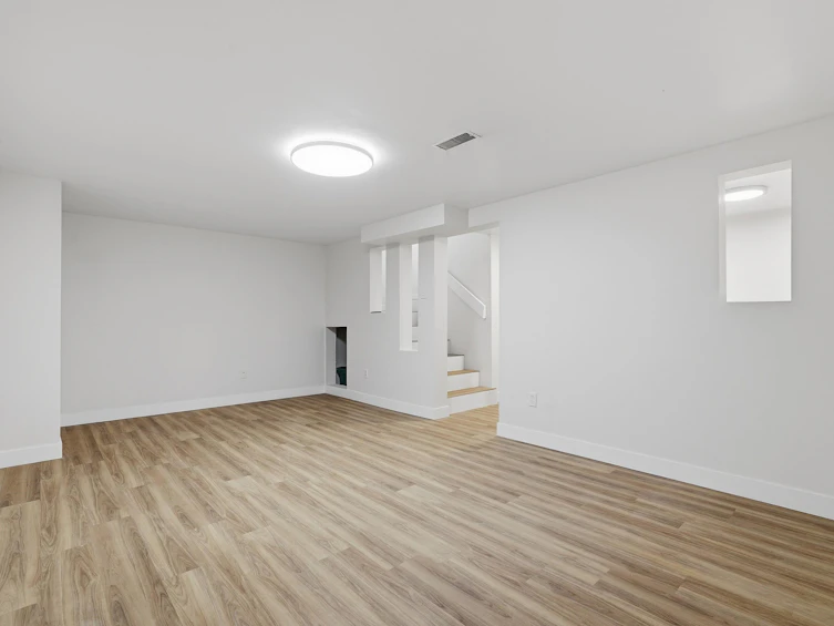 2329 Mountain Highway, North Vancouver, BC, V7J 2N2 - 28